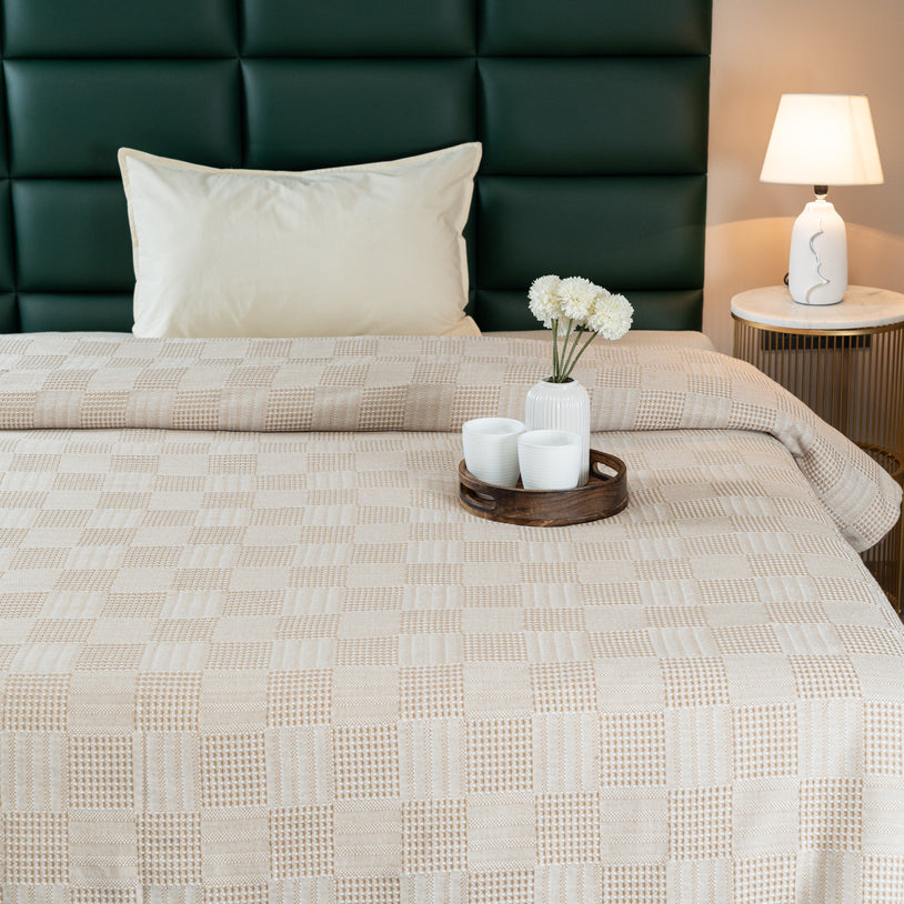 Check bedcover