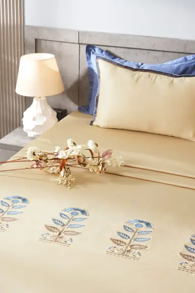 Elegant Floral Beige Embroidery